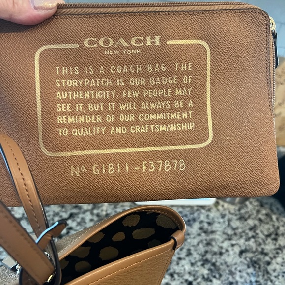 COPY - COPY - Gently Used Reversable Leather Coach Tote! - Picture 3 of 11